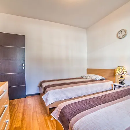 Stella Adria 4404 Apartamento
