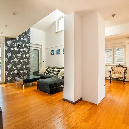Stella Adria 4404 Apartamento *